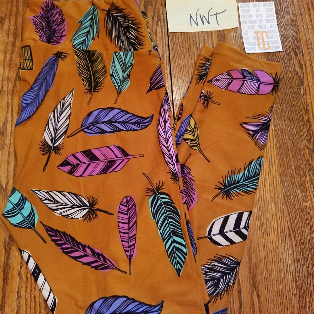 NWT TC feather leggings